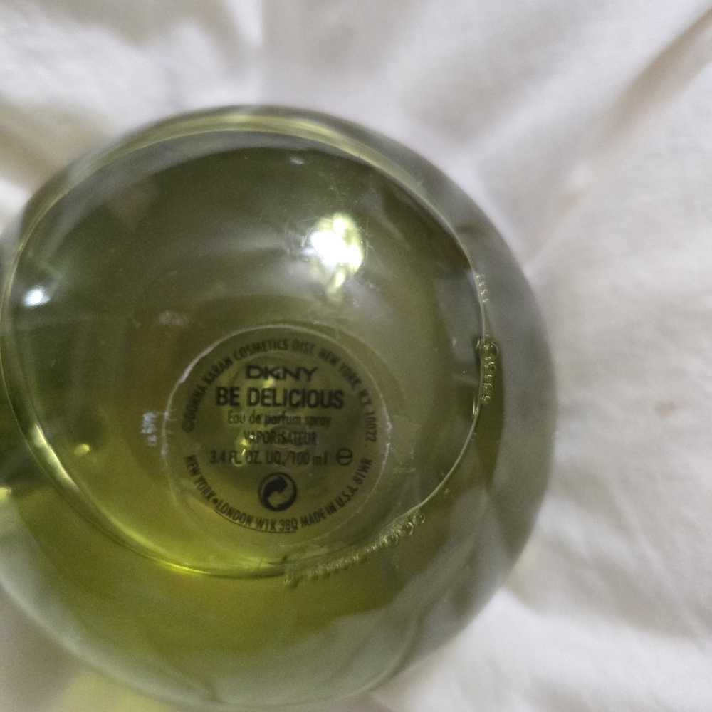 DKNY Be Delicious Perfume - Picture 2 of 2